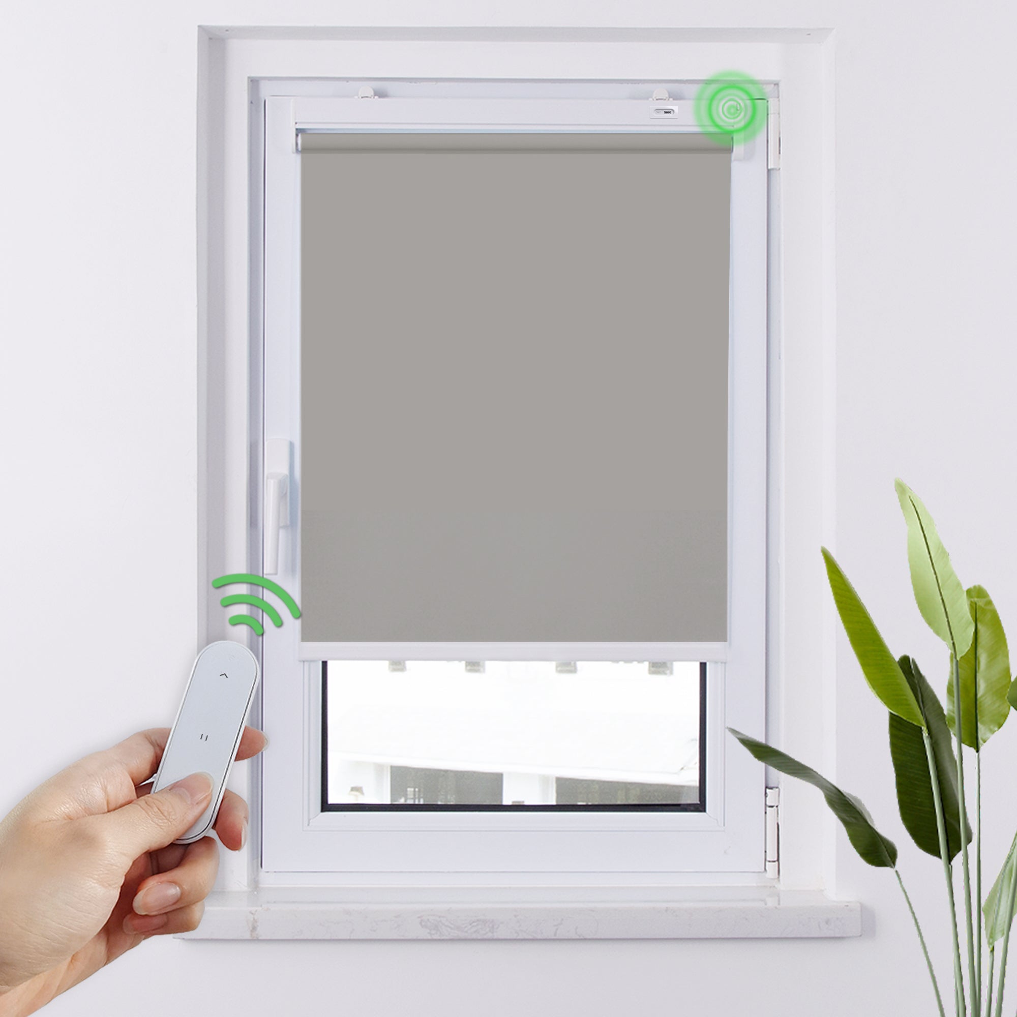 HOMEDEMO M132 Wiederaufladbares elektrisches Verdunkelungsrollo mit Motor &amp; Fernbedienung, Alexa kompatibles Smart Klemmfix Rollo ohne Bohren auch zur festen Montage, Sonnenschutz und Sichtschutz Fensterrollo Innen in Dunkelgrau