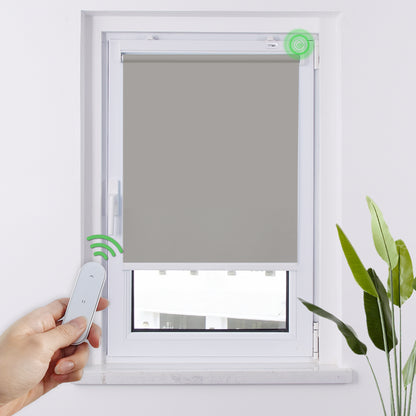 HOMEDEMO M132 Wiederaufladbares elektrisches Verdunkelungsrollo mit Motor &amp; Fernbedienung, Alexa kompatibles Smart Klemmfix Rollo ohne Bohren auch zur festen Montage, Sonnenschutz und Sichtschutz Fensterrollo Innen in Dunkelgrau